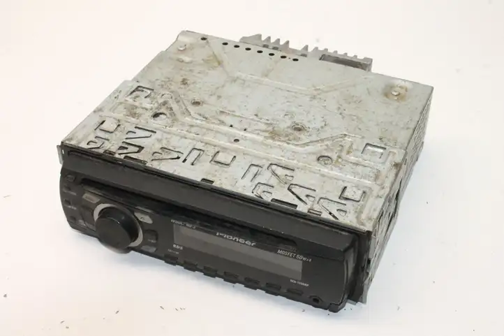 Audi TT Mk1 (1998 - 2003) DEH1300MP Магнитола / мультимедийная система — фото 2