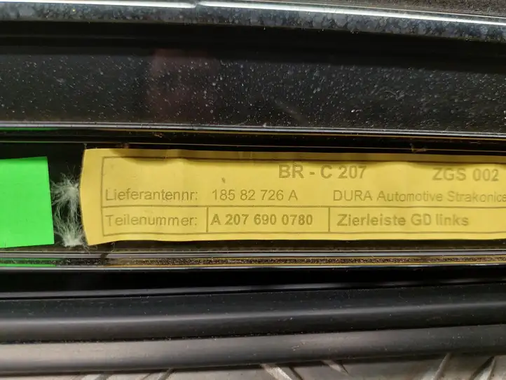 Mercedes-Benz E C207 W207 (2009 - 2017) A2076900780 Молдинг крыши — фото 3