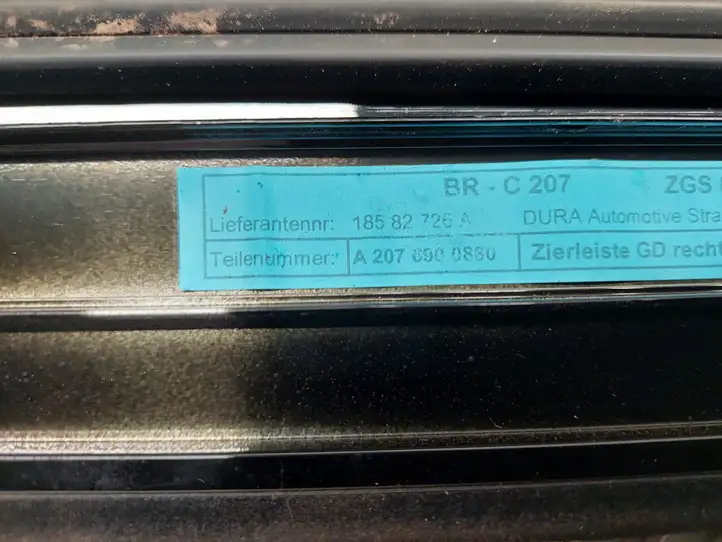 Mercedes-Benz E C207 W207 (2009 - 2017) A2076900880 Молдинг крыши — фото 2