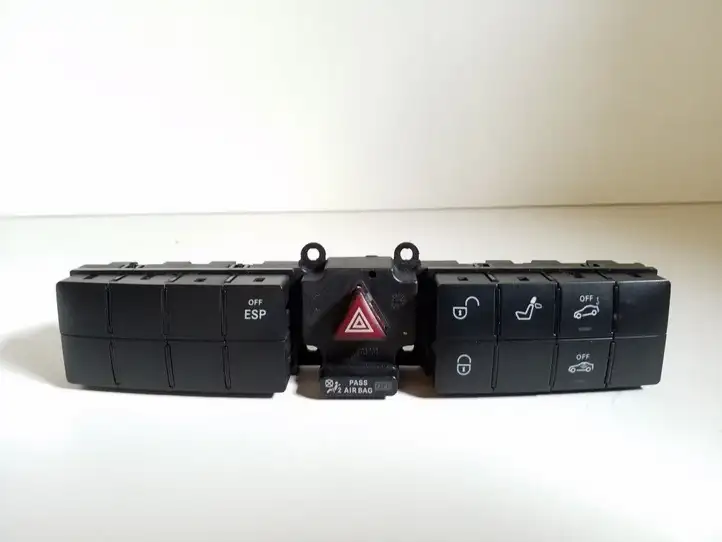Mercedes-Benz C W203 (2000 - 2007) 2038701710 Мултифункционный включатель управления / ручка — фото 1