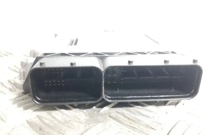 Skoda Octavia Mk3 (5E) (2013 - 2019) 04L907309B Блок управления двигателем (ECU) — фото 2