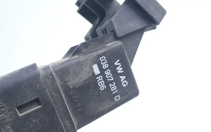 Volkswagen PASSAT B6 (2005 - 2010) 0281003038 Реле накала свечей — фото 3