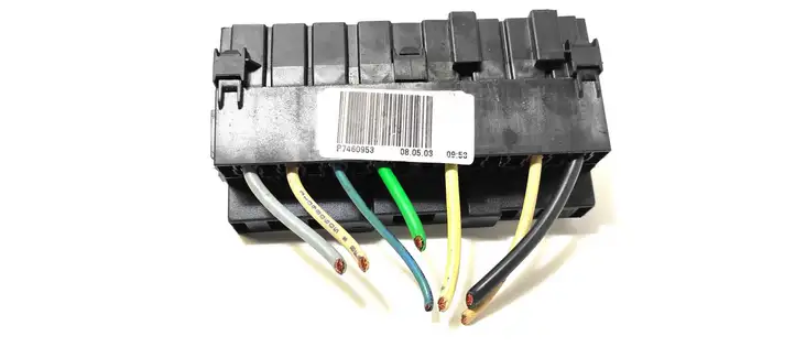 Peugeot 307 (2001 - 2005)  7460953 Блок предохранителей