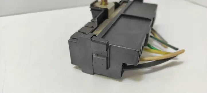 Peugeot 307 (2001 - 2005)  7460953 Блок предохранителей