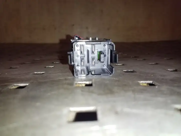 Volkswagen Eos (2006 - 2010)  1Q0953509 Включатель аварийных фонарей