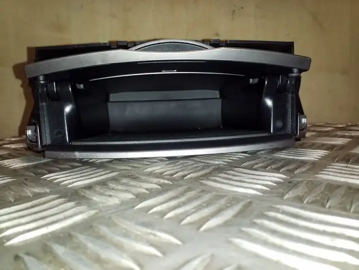 Subaru Outback (2009 - 2014) 66120AJ030 Вещевой ящик — фото 5