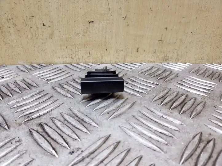 Skoda Octavia Mk2 (1Z) (2004 - 2013)  1Z0919235C Другой датчик