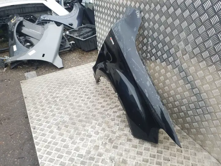 Audi Q7 (2005 - 2009)   Крыло