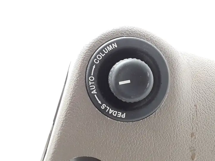Jaguar XJ X350 (2003 - 2009) 2W933530AE Обшивка рулевой колонки — фото 4