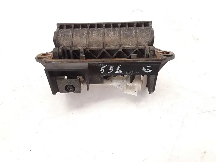 Toyota Corolla E120 E130 (2004 - 2007) Кнопка закрытия крышки багажника — фото 2