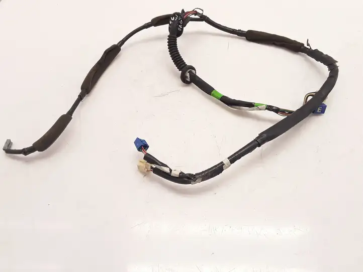 Toyota Corolla E120 E130 (2004 - 2007) 8218402120 Жгут проводов крышки багажника — фото 1