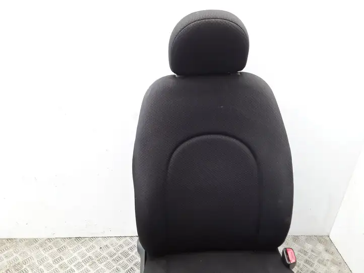 Daihatsu Sirion (2005 - 2007) Переднее сиденье пассажира — фото 5