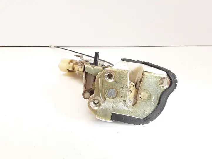Toyota Yaris Verso (1999 - 2005) 991007 Замок задней двери — фото 3