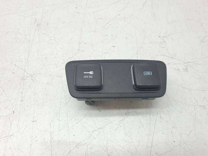 68229847AA Chrysler Pacifica USB jungtis