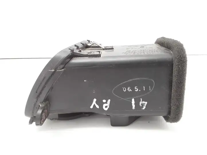 Honda FR-V (2004 - 2009) Центральный воздушный дефлектор — фото 3