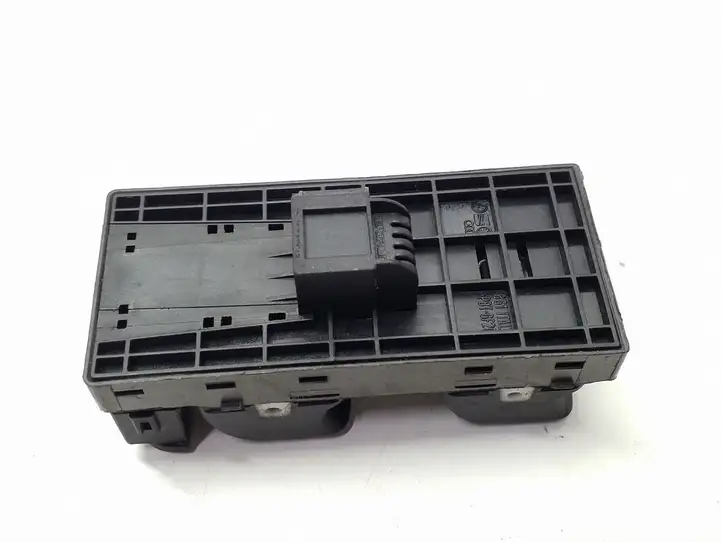 Audi A4 S4 B8 8K (2007 - 2011) Кнопка стеклоподъемников — фото 4