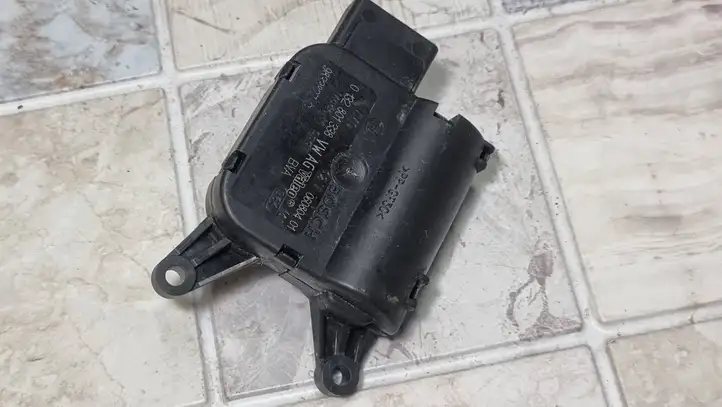 Audi A3/S3 8P (2003 - 2005) 1K1907511G Двигатель задвижки потока воздуха — фото 2