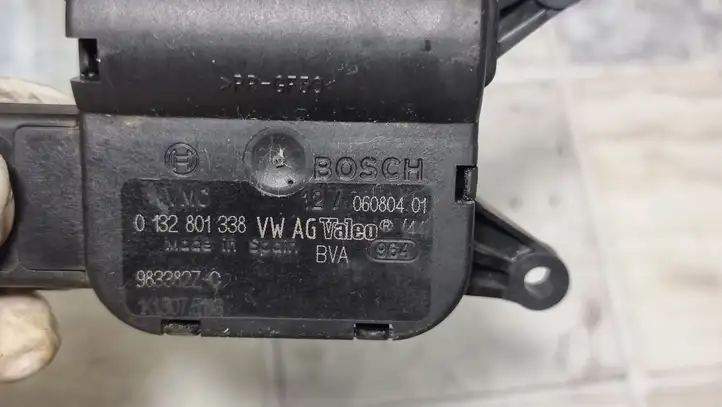 Audi A3/S3 8P (2003 - 2005) 1K1907511G Двигатель задвижки потока воздуха — фото 5