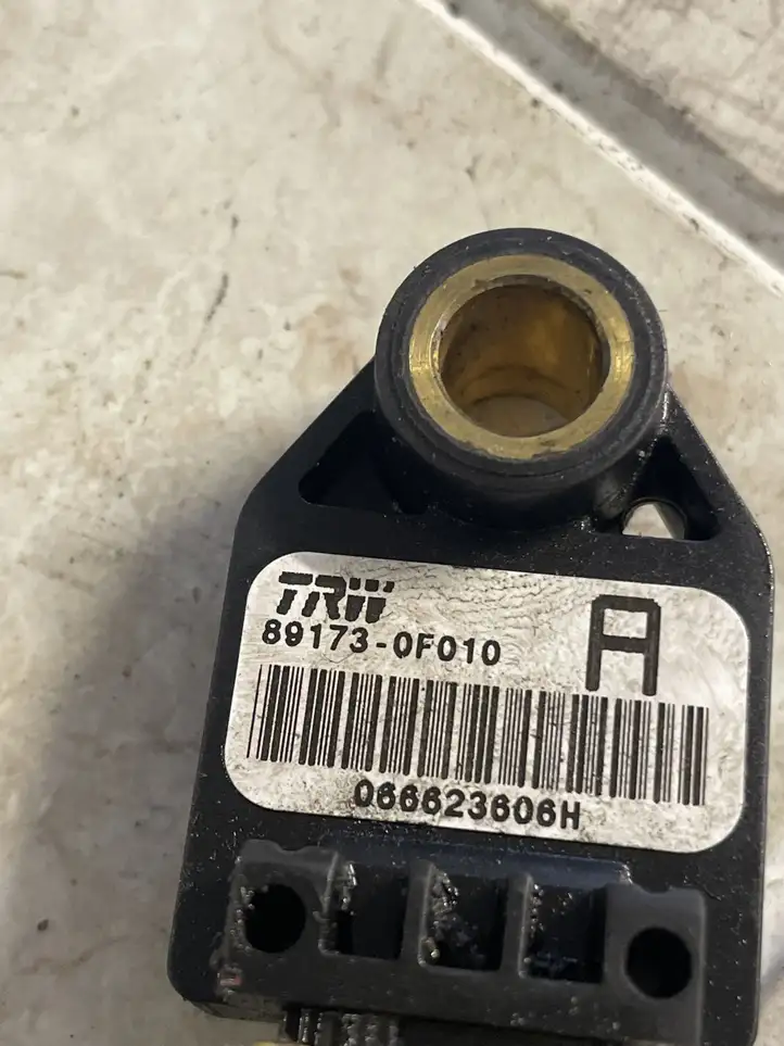 Toyota Corolla Verso AR10 (2004 - 2009) 891730F010 Датчик удара SRS — фото 3