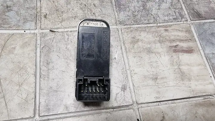 Mazda 5 (2005 - 2010) CC5166380A Кнопка стеклоподъемников — фото 4