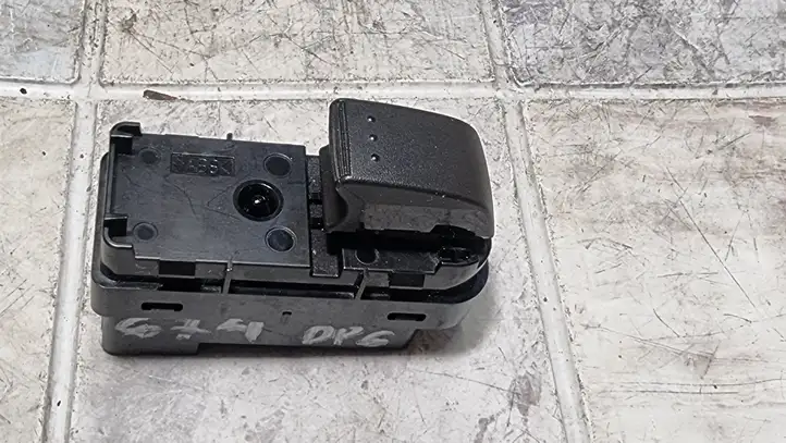 Mazda 5 (2005 - 2010) CC5166380A Кнопка стеклоподъемников — фото 5