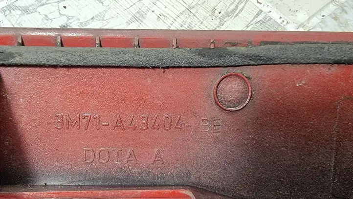Mazda 2 (2003 - 2007) 3M71A43404BE Комплект обшивки крышки багажника — фото 2