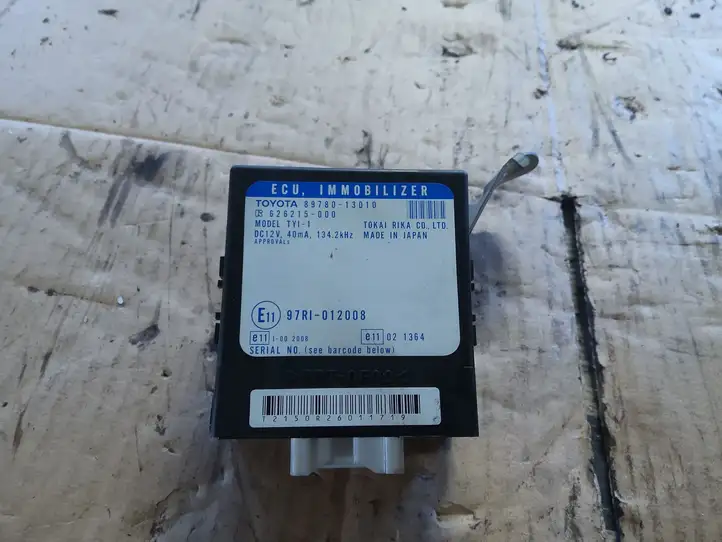 Toyota Corolla Verso E121 (2001 - 2004) 8978013010 Блок иммобилайзера — фото 1