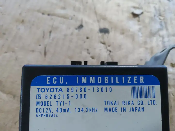 Toyota Corolla Verso E121 (2001 - 2004) 8978013010 Блок иммобилайзера — фото 2