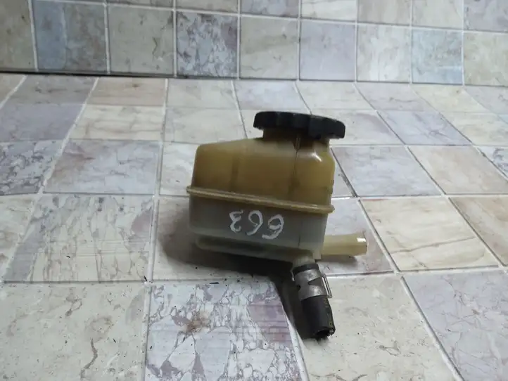 Toyota Avensis T250 (2003 - 2006) Бачок ГУР — фото 1