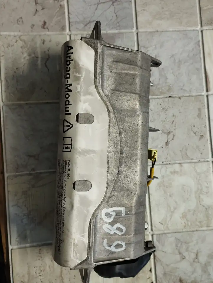 Volkswagen Golf Plus (2004 - 2008) 1K0880204K Подушка безопасности пассажира — фото 3