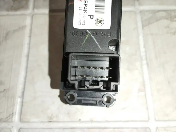 Mazda 3 I (2003 - 2006) 03123100 Кнопка стеклоподъемников — фото 3