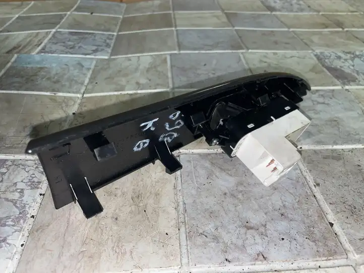 Mazda 6 (2005 - 2007) GP9F66380 Кнопка стеклоподъемников — фото 2