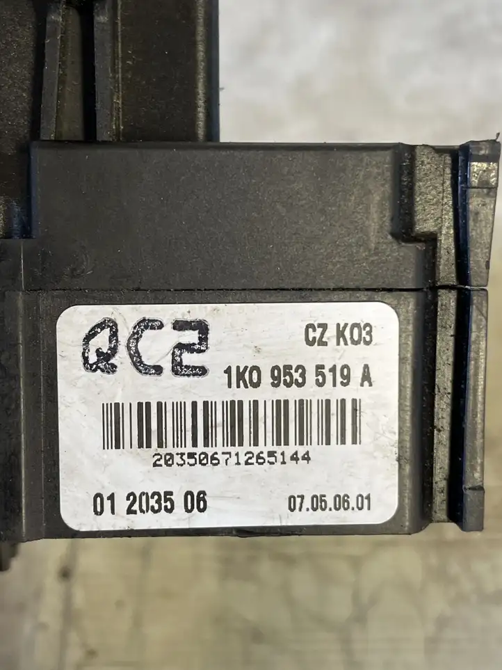 Skoda Octavia Mk2 (1Z) (2004 - 2013) 1K0953519A Переключатель стеклоочистителей — фото 3