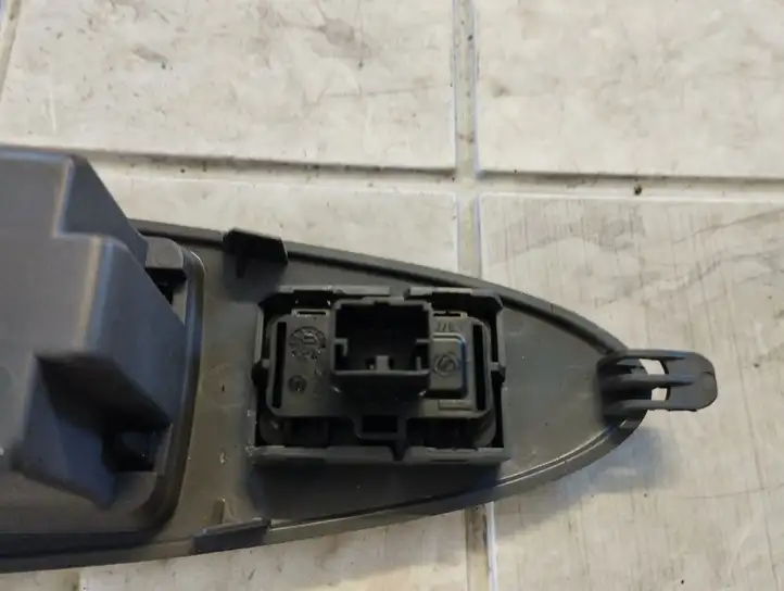 Fiat Croma (2005 - 2011) C723 Блок кнопок стеклоподъемников — фото 2