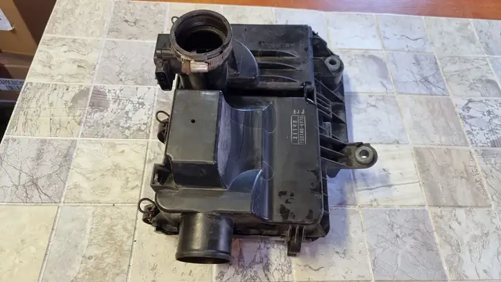 Toyota Prius (XW20) (2003 - 2009) 1001406970 Корпус воздушного фильтра — фото 6