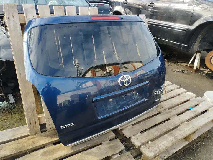 Toyota Corolla Verso AR10 (2004 - 2009) Крышка багажника — фото 2