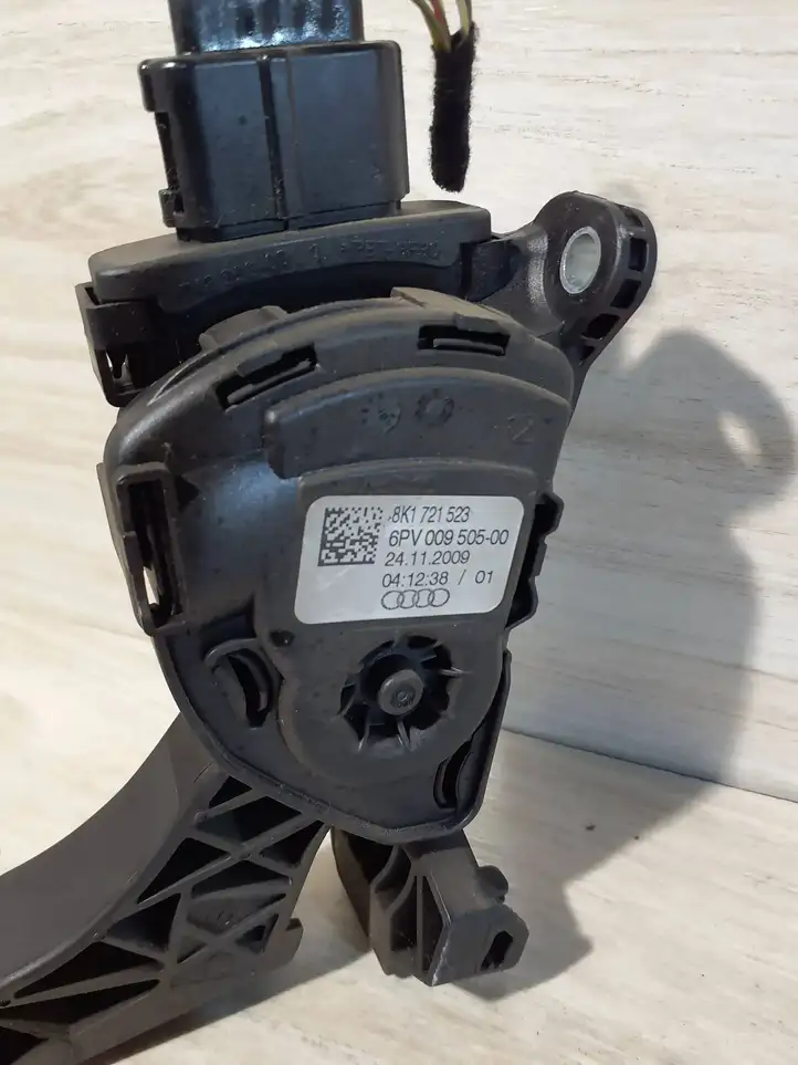 Audi A4 S4 B8 8K (2007 - 2011) 8K1721523 Педаль акселератора — фото 2
