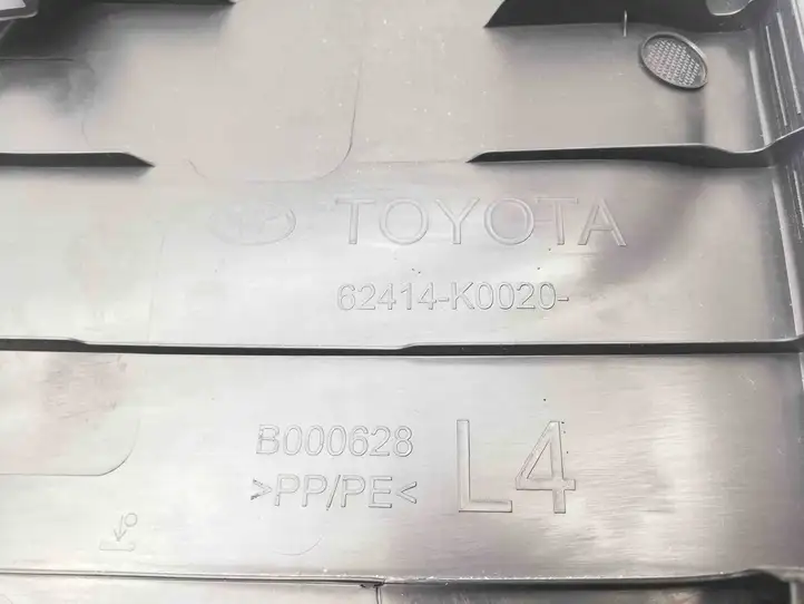 Toyota Yaris Cross (2020 - ) 62414K0020 Верхняя обшивка стойки B — фото 4