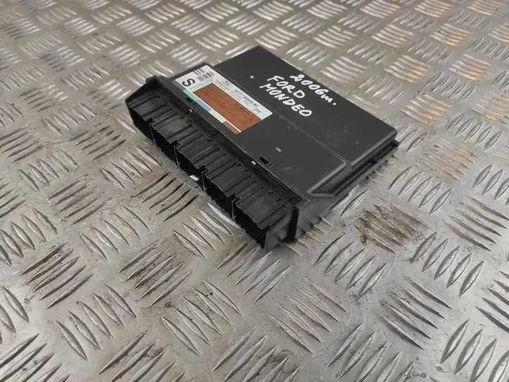 Ford Mondeo Mk III (2000 - 2007) 3S7T15K600SC Модуль комфорта — фото 6