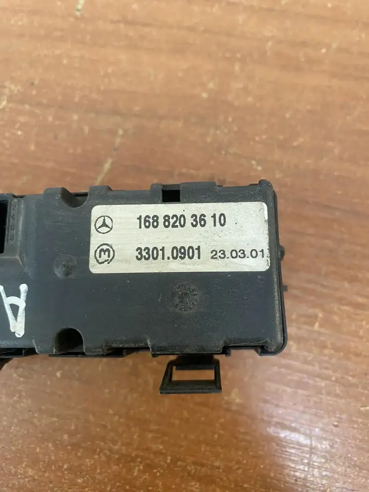 Mercedes-Benz A W168 (1997 - 2004) 1688203610 Блок кнопок на панели — фото 3
