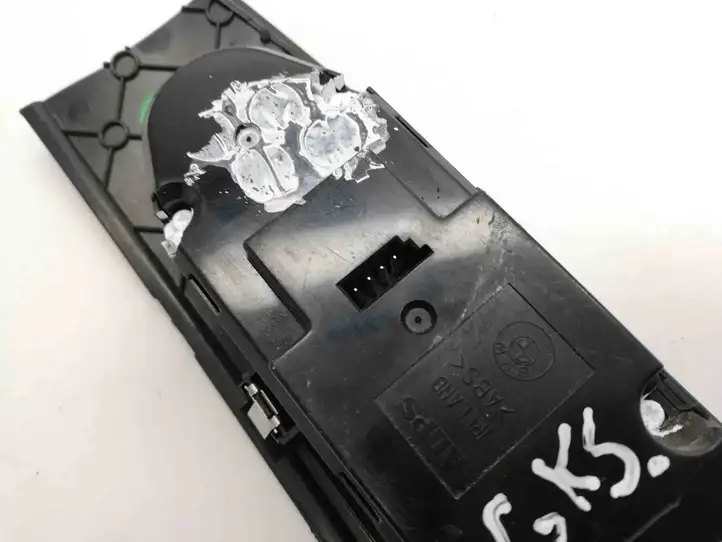 BMW 5 E60 E61 (2004 - 2010) 6951914 Кнопка стеклоподъемников — фото 4