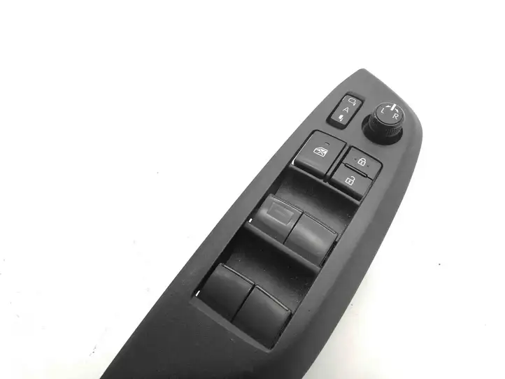 Toyota Yaris Cross (2020 - ) 74232K0080 Блок кнопок стеклоподъемников — фото 2