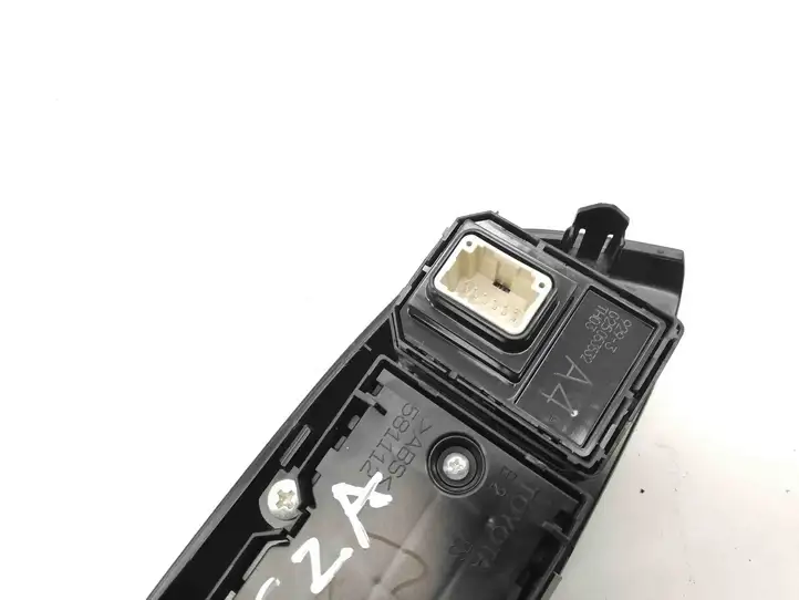 Toyota Yaris Cross (2020 - ) 74232K0080 Блок кнопок стеклоподъемников — фото 4