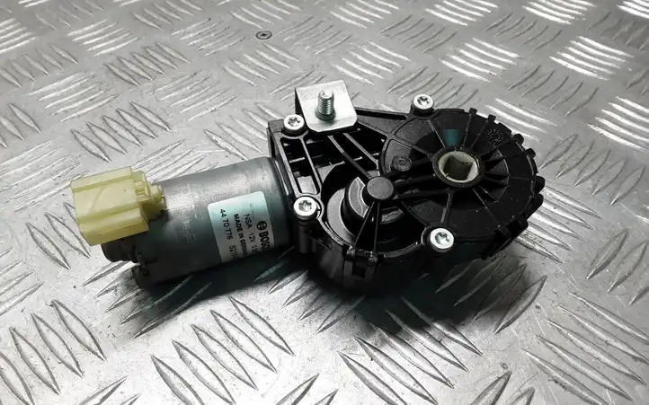 BMW 5 F10 F11 (2009 - 2016) 0390204007 Электродвигатель сиденья — фото 1
