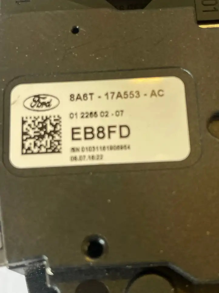 Ford Fiesta (2013 - 2017) 8A6T17A553AC Другие включатели / ручки/ переключатели — фото 2