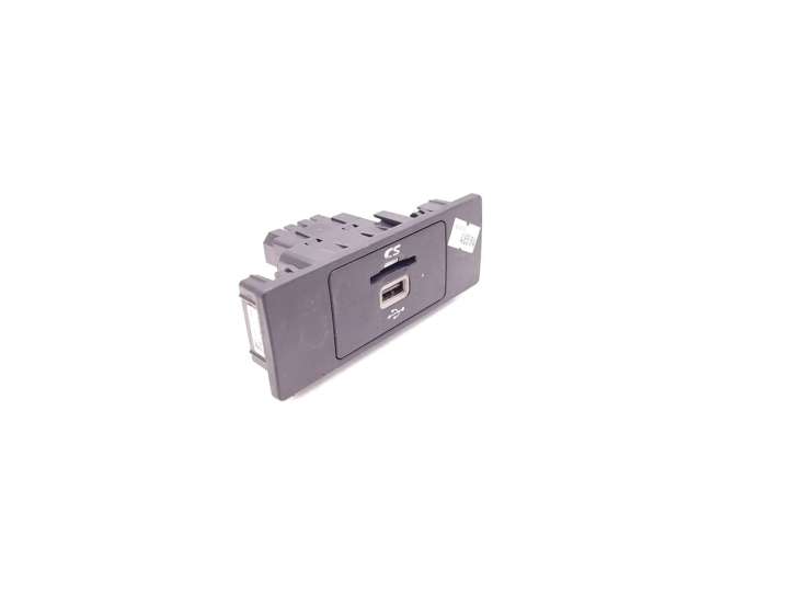 GC3T-14G332-AA Ford Mondeo MK V USB jungtis