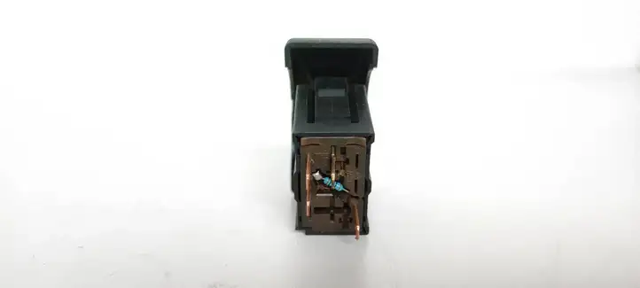 Opel Astra G (1998 - 2004) 09138059 Включатель аварийных фонарей — фото 2