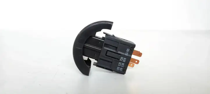 Opel Astra G (1998 - 2004) 09138059 Включатель аварийных фонарей — фото 3