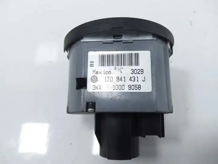 Skoda Octavia Mk2 (1Z) (2004 - 2013) 1Z0941431 Включатель фонарей — фото 3