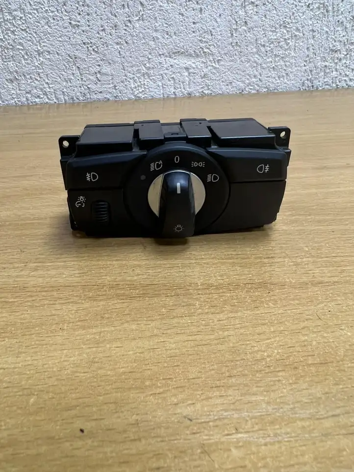 BMW X5 E70 (2006 - 2013) 913472602 Включатель фонарей — фото 1